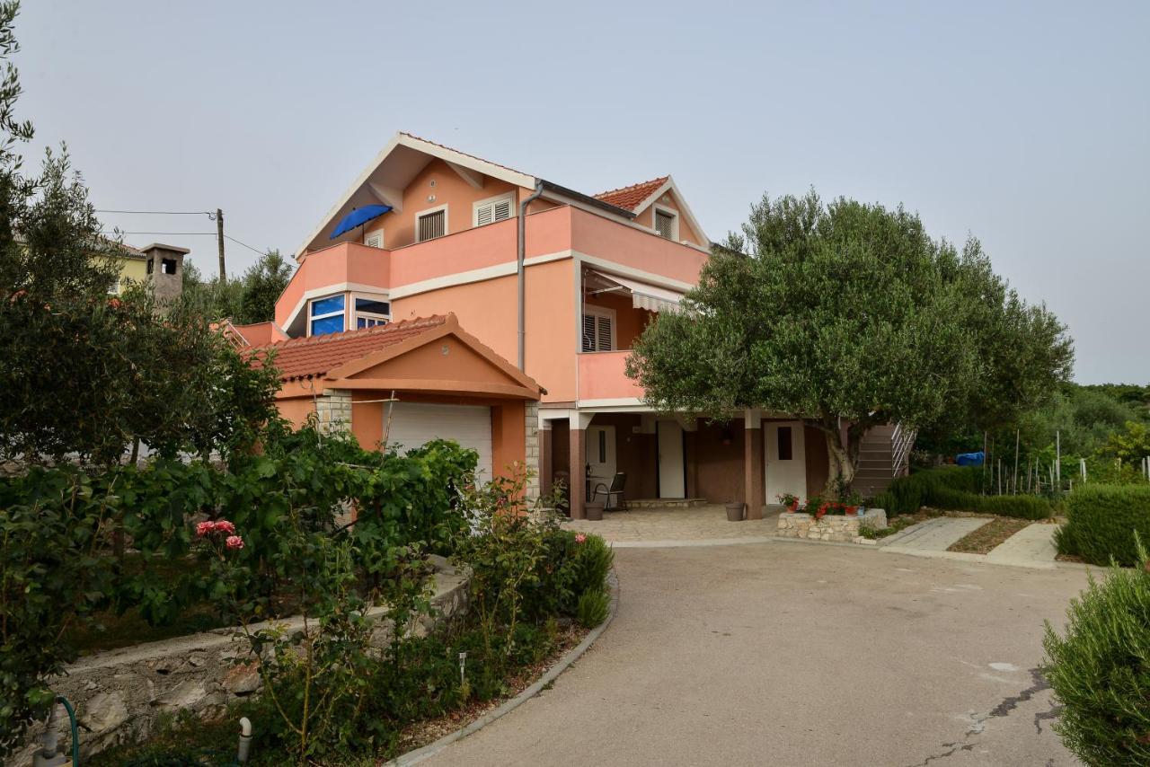 Apartment Olive Jovici  Екстер'єр фото