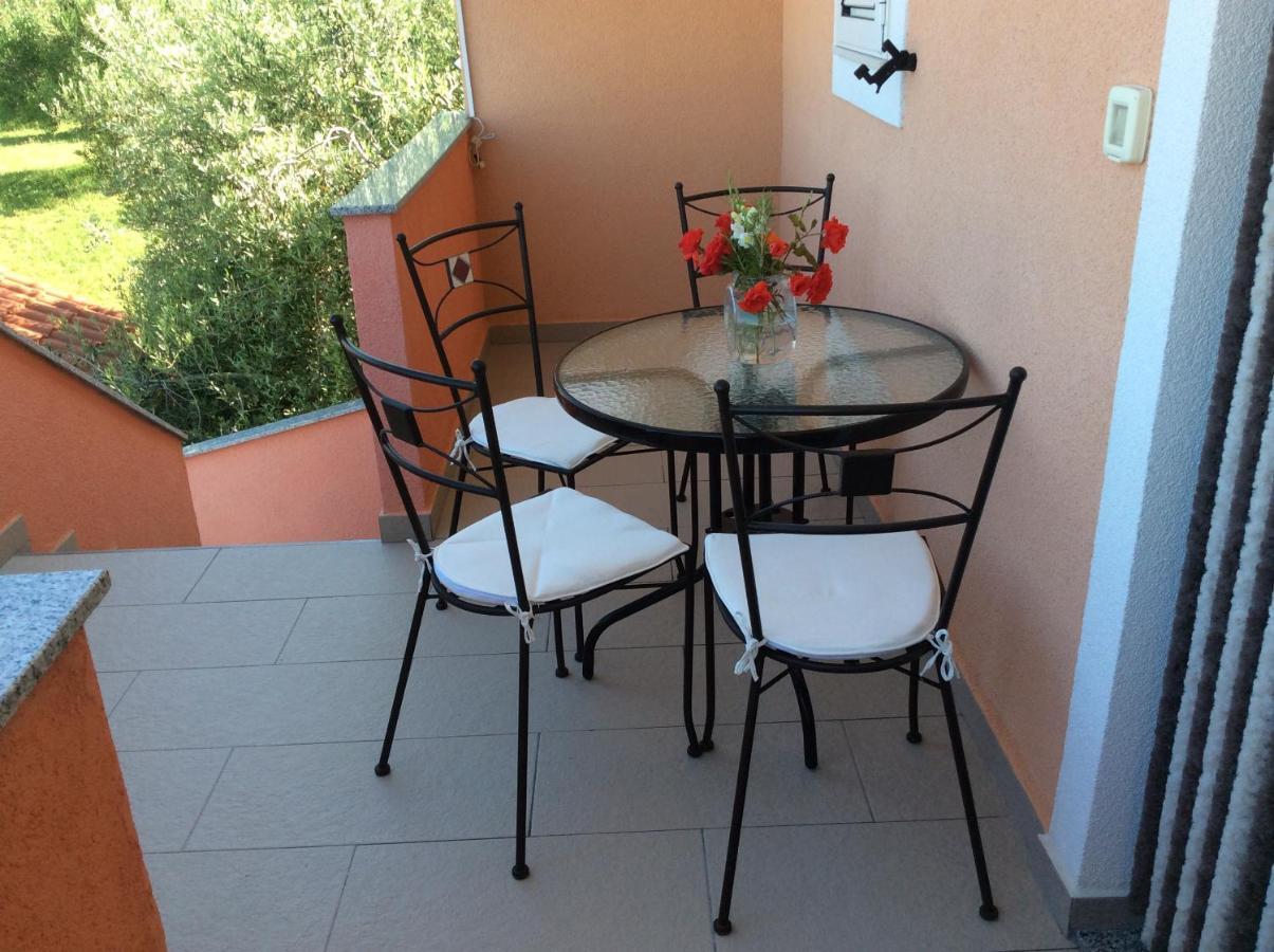 Apartment Olive Jovici  Екстер'єр фото