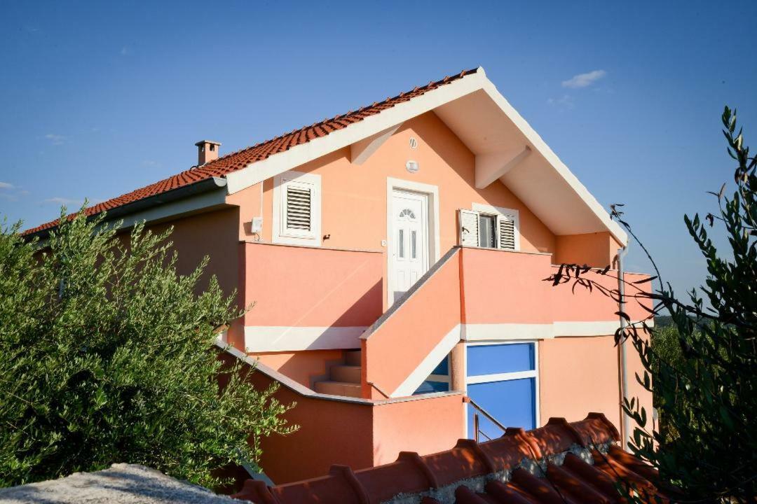 Apartment Olive Jovici  Екстер'єр фото