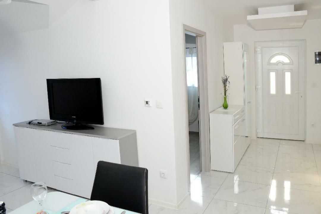 Apartment Olive Jovici  Екстер'єр фото