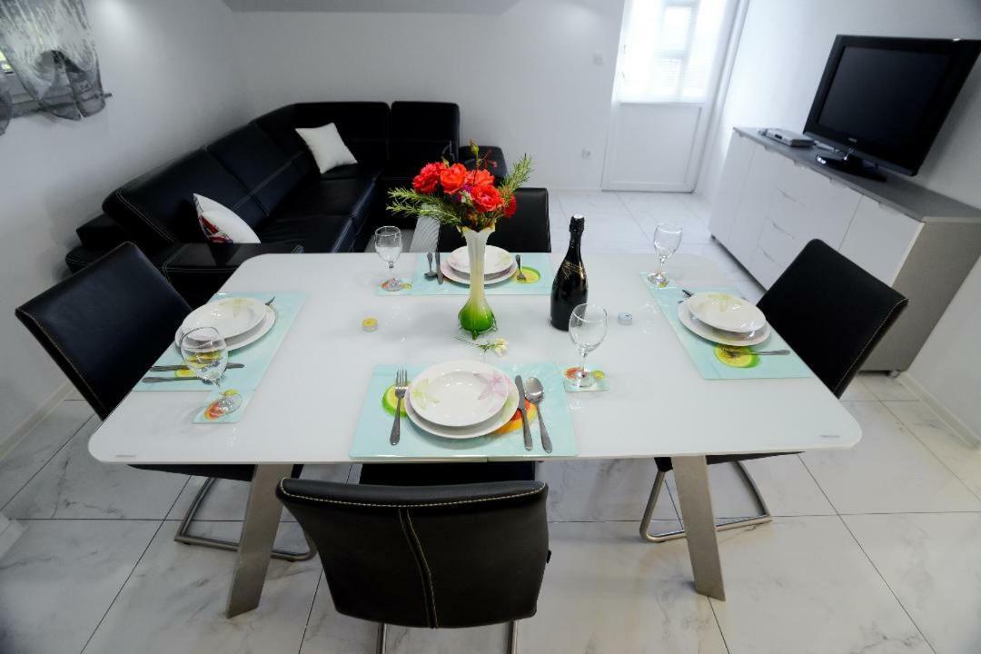 Apartment Olive Jovici  Екстер'єр фото