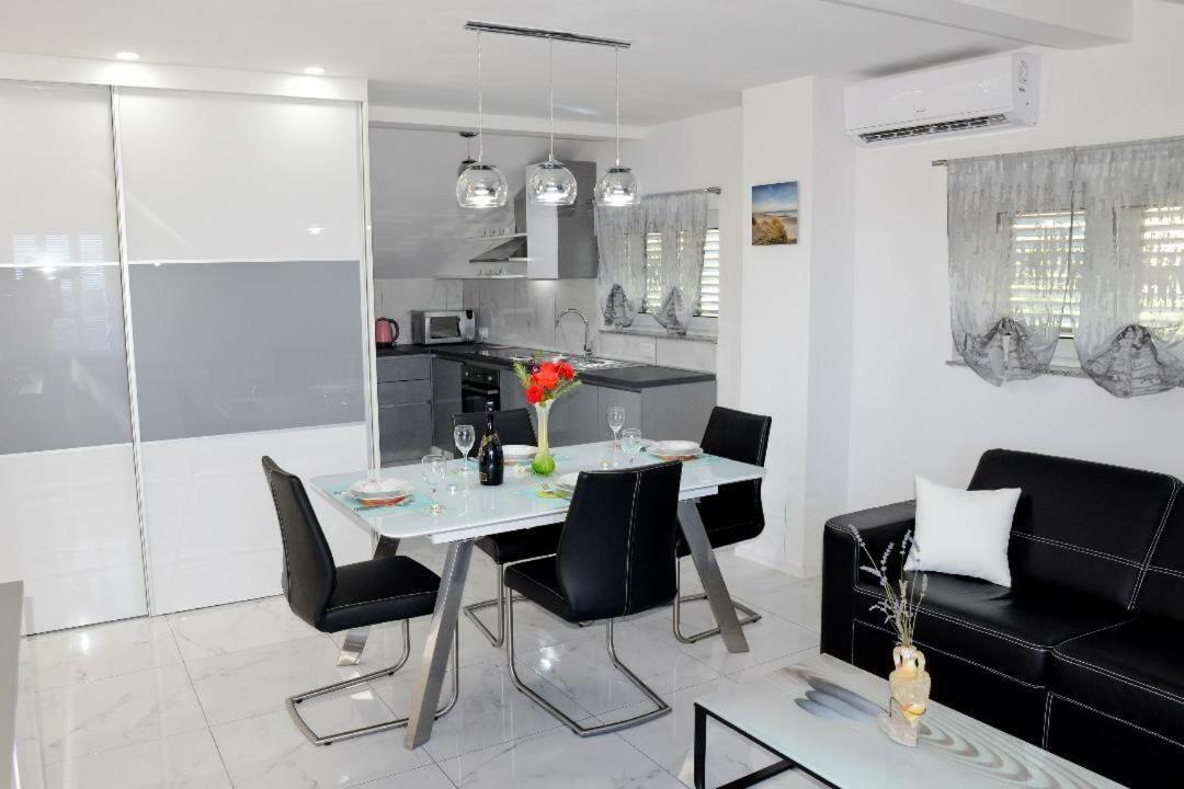 Apartment Olive Jovici  Екстер'єр фото