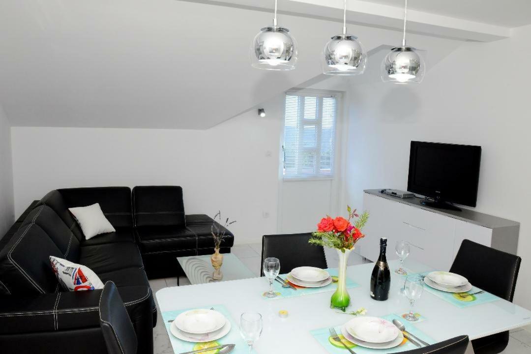 Apartment Olive Jovici  Екстер'єр фото