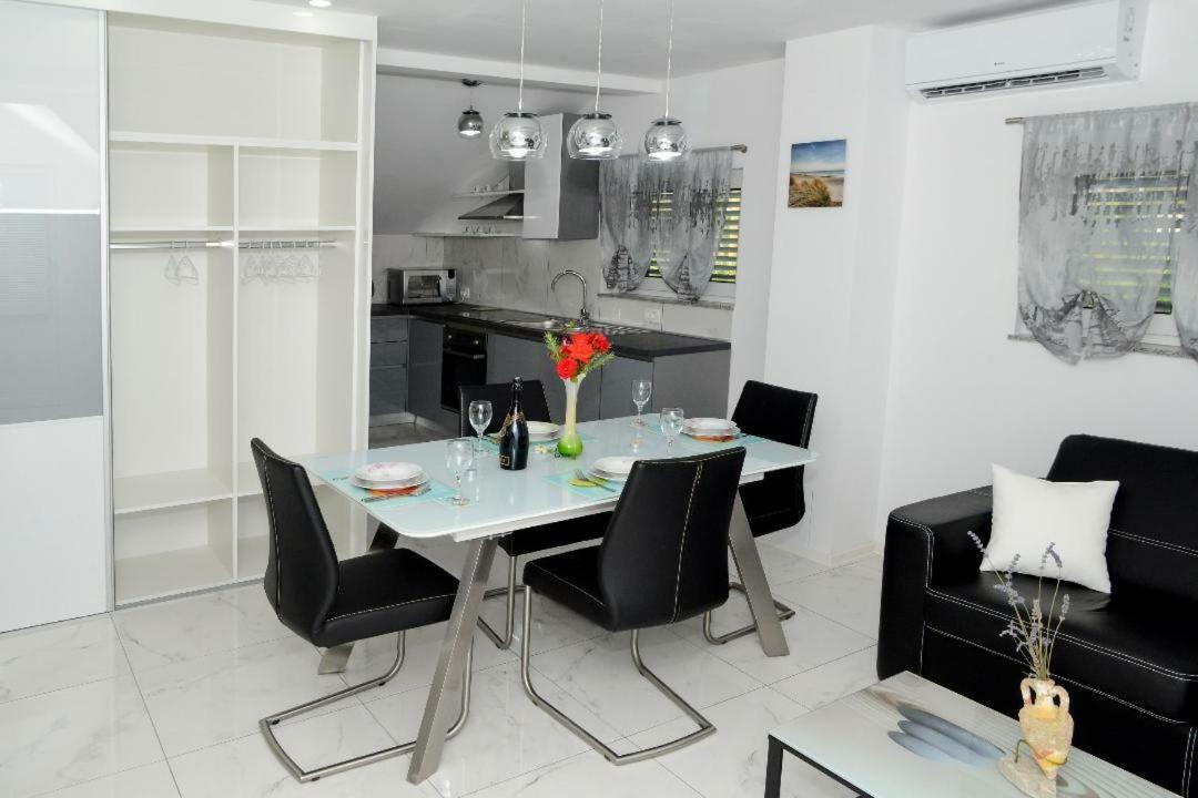 Apartment Olive Jovici  Екстер'єр фото